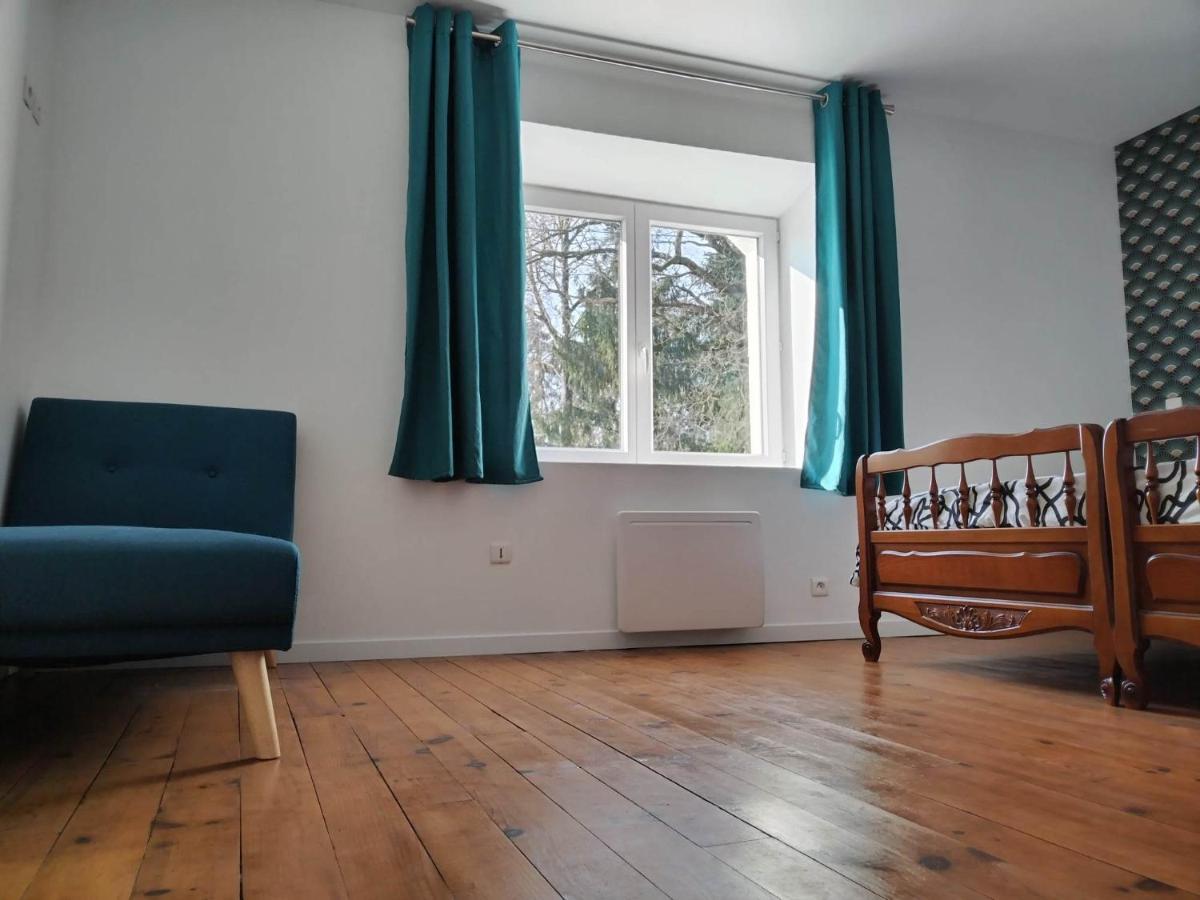 Vila Le Logis Du Bourgneuf Charmante Petite Maison Le Bourgneuf-la-Foret Exteriér fotografie